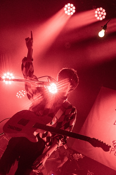 Ito（Vo, G）（Photo by Yoshio Nakaiso）