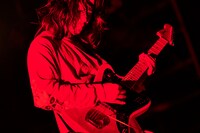 さかしたひかる（Vo, G）（撮影：後藤倫人）