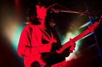 さかしたひかる（Vo, G）（撮影：後藤倫人）