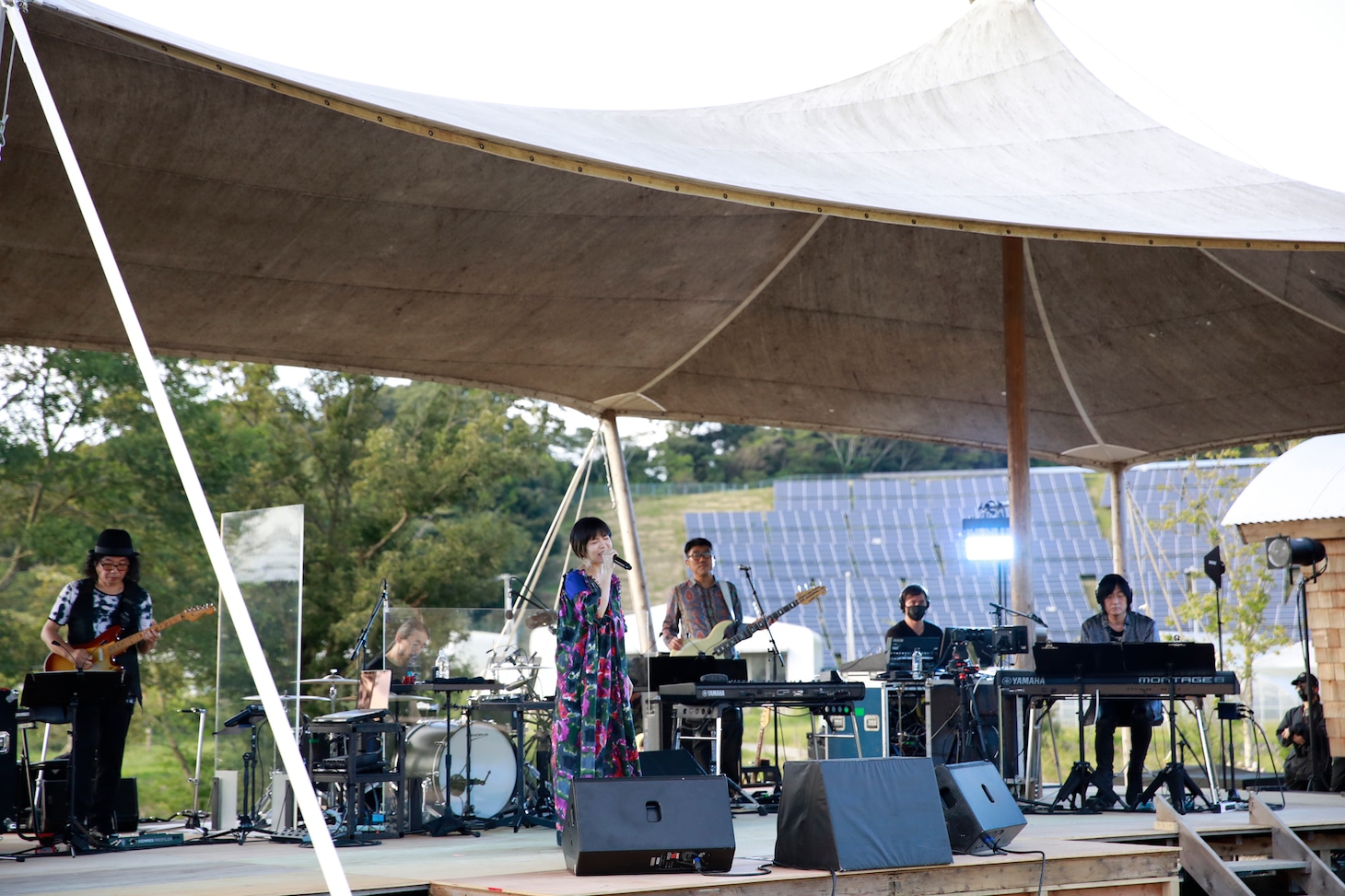 Bank Band with Salyu（撮影：樋口涼）