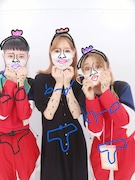 左からリンリン、柏木由紀、モモコグミカンパニー。