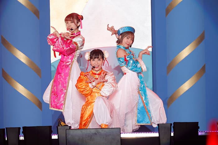 今までにないcyaron 見せた2ndライブ終幕 本間昭光やtakuyaらのバンドcyarotomo Sと熱演 ライブレポート 写真5枚 音楽ナタリー