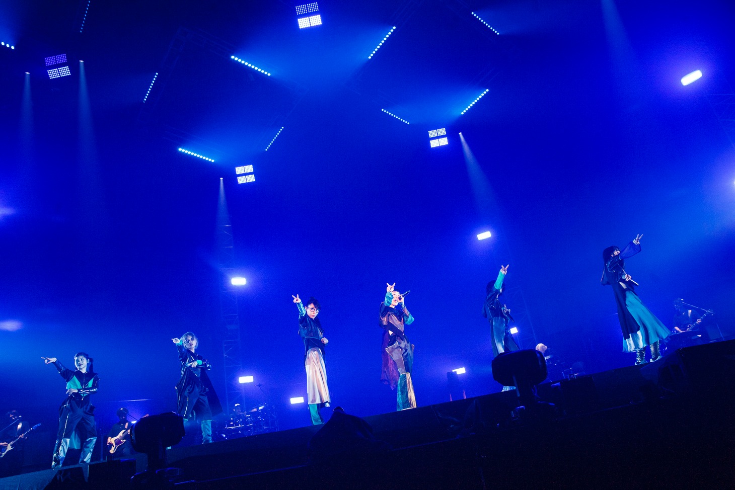 「BiSH SPARKS"DAYDREAM NATiON"EPiSODE 2」よりBiSH。（Photo by sotobayashi kenta）