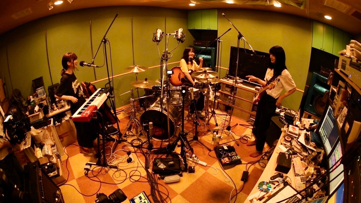 内田万里＋クレイジーピッグ