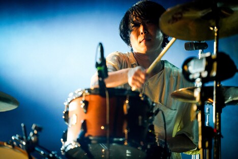 オグラユウタ（Dr, Cho）（Photo by RUI HASHIMOTO [SOUND SHOOTER]）