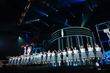 「約束の卵2020」を披露する日向坂46。（撮影：上山陽介）