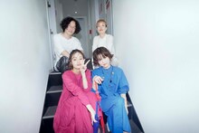 左から時計回りに真船勝博（B / FLOWER FLOWER）、山口美代子（Dr / BimBamBoom、THE LIPSMAX）、Rei、藤原さくら。（撮影：上飯坂一）