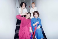 左から時計回りに真船勝博（B / FLOWER FLOWER）、山口美代子（Dr / BimBamBoom、THE LIPSMAX）、Rei、藤原さくら。（撮影：上飯坂一）