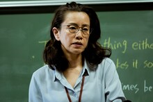 渡辺真起子 (c)2022「真夜中乙女戦争」製作委員会