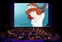 映画「ルパン三世／カリオストロの城」シネマ・コンサートの様子。