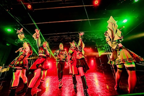 LEIWAN「GIANT KILLING～非現実的空間～」の様子。