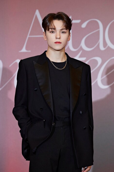 VERNON（SEVENTEEN）