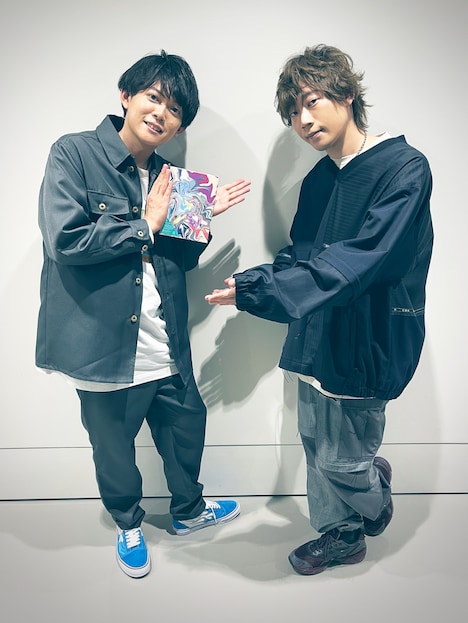 松丸亮吾とバルーン（須田景凪）。