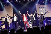 CUBERS「夏の“踊らないワンマン2021”～豪華なフルバンド編成！生演奏でお届けします～」の様子。