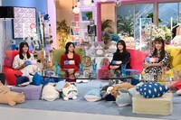 左から田村保乃（櫻坂46）、佐々木莉佳子（アンジュルム）、紺野彩夏、鈴木ゆうか。(c)テレビ朝日