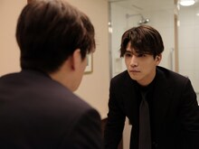 岩田剛典Layer～Evolution from "Spin" and to the future～」より。（撮影：永瀬正敏 / 講談社）