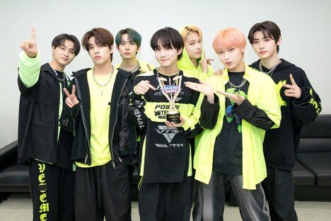 「SHOW CHAMPION」で1位を獲得したENHYPEN。 (p)&(c)BELIFT LAB