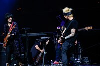 左から芳賀義彦、masasucks。