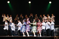 TEAM SHACHI「OVER THE HORIZON～はちゃめちゃ！パシフィコ！～」の様子。