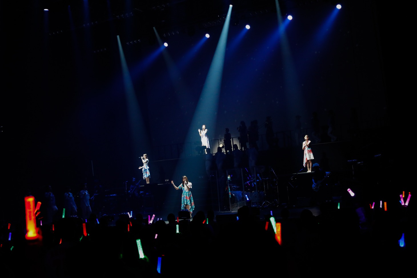 TEAM SHACHI「OVER THE HORIZON～はちゃめちゃ！パシフィコ！～」の様子。