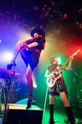 キノコホテル「サロン・ド・キノコ～公然密会中毒」東京・渋谷CLUB QUATTRO公演の様子。（撮影：大参久人）