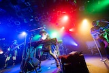 キノコホテル「サロン・ド・キノコ~公然密会中毒」東京・渋谷CLUB QUATTRO公演の様子。(撮影:大参久人)