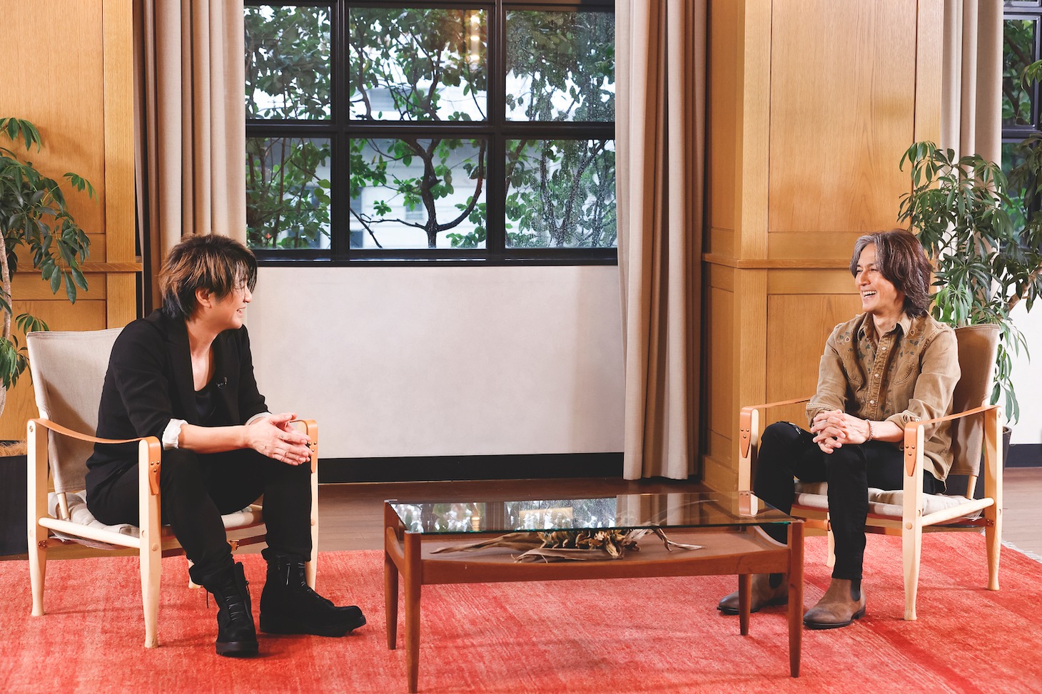 左からTERU（GLAY）、稲葉浩志（B'z）。（Photo by Chie Kato[CAPS]）