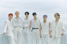 ASTRO単独コンサートにラキ参加、脱退から2年を経てグループ“復帰”　ティザーには6人のシルエット