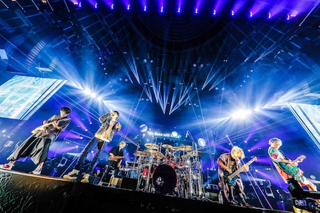 「UVERworld ARENA LIVE 2021 ～THE DAWN WILL BREAK～」大阪城ホール公演より。（撮影：森好弘）