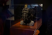 「PSYCHOVISION hide MUSEUM Since 2000」で展示中の「Watchguardian,head V」。