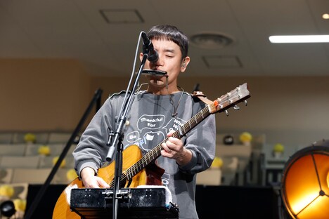 岩沢厚治（撮影：中島たくみ、石井健）