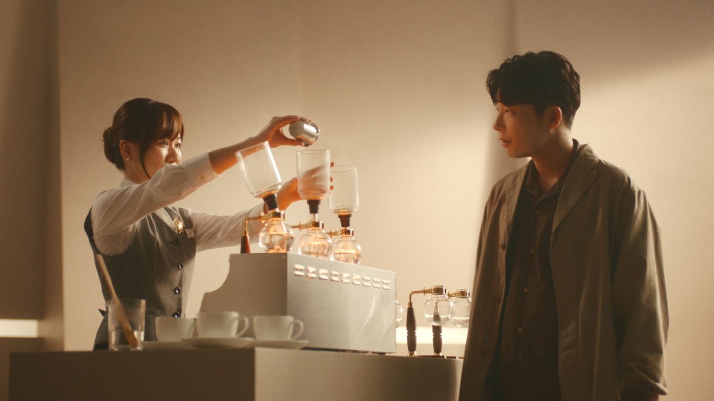 UCCのテレビCM「COFFEE CREATION コンセプト編」より。
