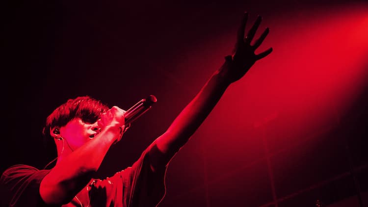 Who Ya Extended ニューアルバムより初有観客ライブの映像使用した新曲mv公開 動画あり 音楽ナタリー