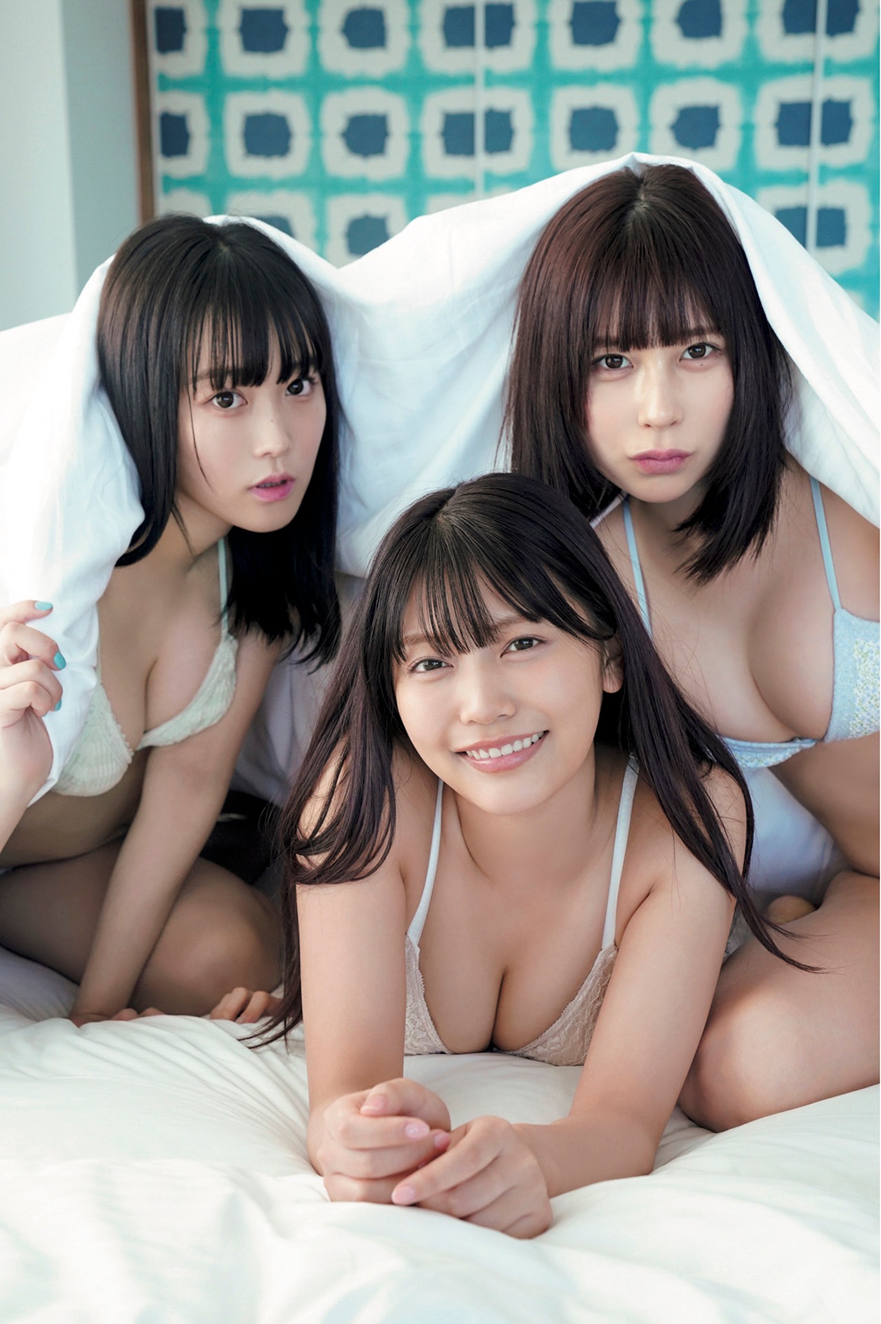 「まねきケチャカレンダーBOOK2022」より。（撮影：西村康）