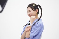 NiziUが出演する「たまごっちスマート」テレビCMのメイキング写真。