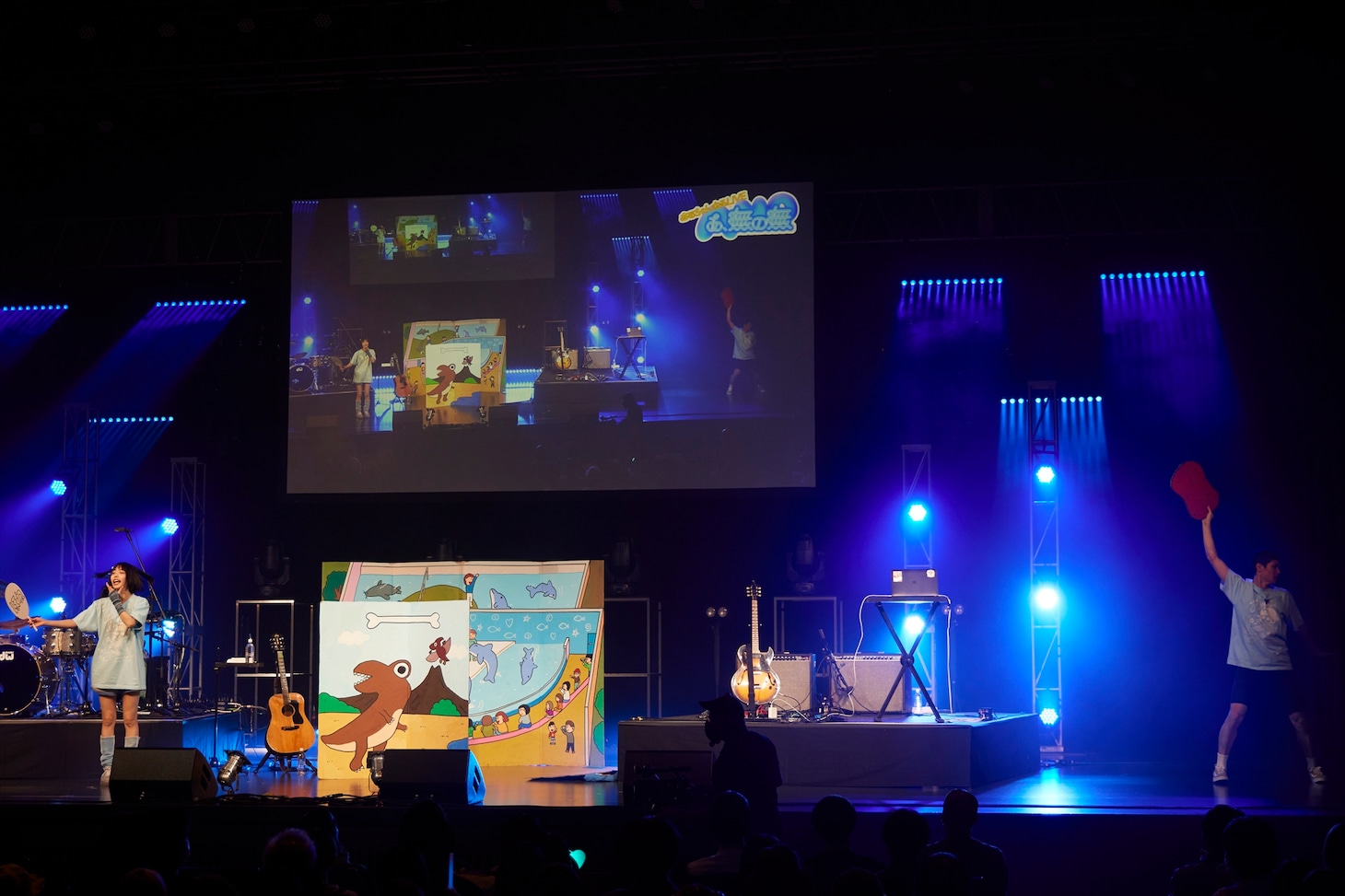 「肉骨ゲーム」をしながらなぜか舞台袖に消えていく、あのともう中学生。