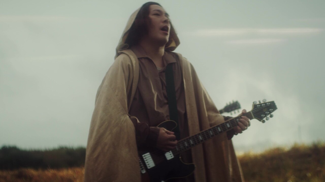 KANA-BOON「Re:Pray」ミュージックビデオより。