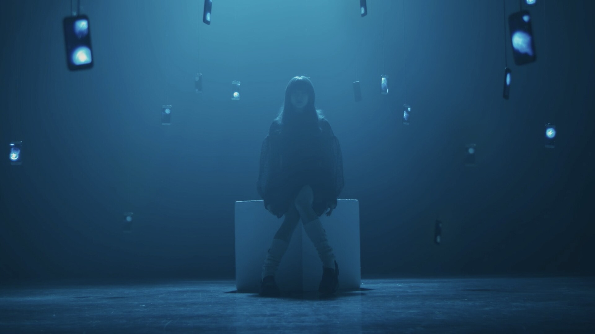 Ilieが水中で歌う、新曲「kamishibai」のMV公開（動画あり） - 音楽
