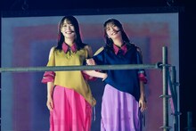 菅井友香と田村保乃。（撮影：上山陽介）