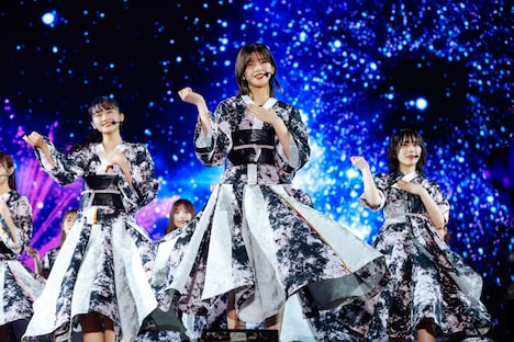 「無言の宇宙」のパフォーマンスの様子。（撮影：上山陽介）