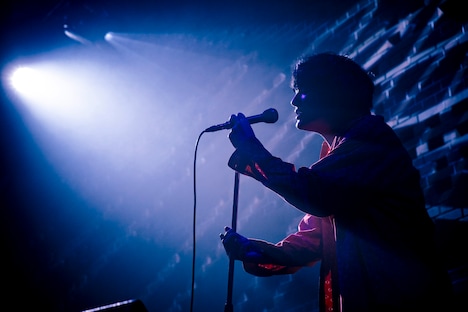 石崎ひゅーい（撮影：鈴木友莉）