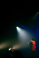 「石崎ひゅーい Tour 2021『for the BLACKSTAR』-Acoustic Set-」横浜赤レンガ倉庫公演の様子。（撮影：鈴木友莉）