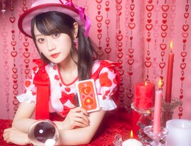 小倉唯が3年ぶりにアルバム発表、フルーツを全部乗せたタルトのような1作に