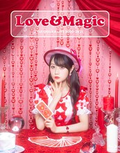 小倉唯「小倉 唯LIVE 2020-2021『LOVE & Magic』」Blu-rayジャケット