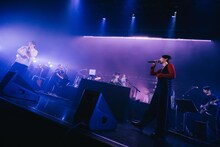 SIKK-Oと鈴木真海子（chelmico）を迎えたパフォーマンスの様子。（Photo by Tatsuya Hirota）