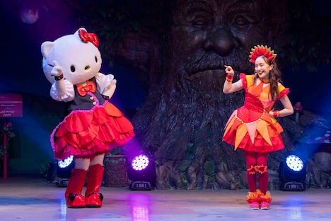 ハローキティとおひさまかなこちゃん。（photo by Aya）