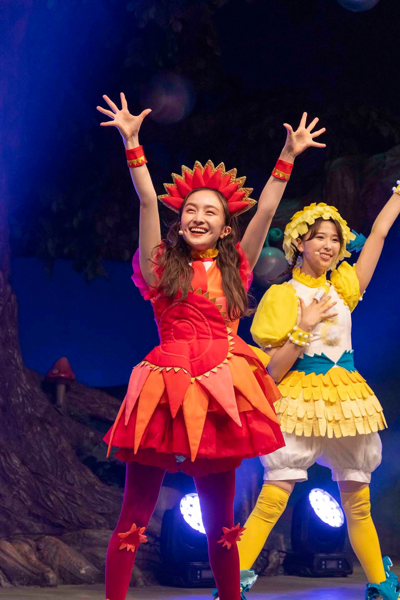 左からおひさまかなこちゃん、たんぽぽしおりん。（photo by Aya