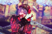 人気画像10位は「『黒執事』シエルHYDE再び!DAIGOや手越祐也ら豪華ゲストとの共演で沸かせたハロウィンの夜」より、HYDE。