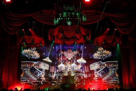 「20th Orchestra Concert HYDE 黑ミサ 2021 Halloween」の様子。