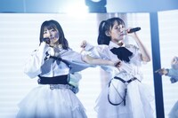 左から永田詩央里、本田珠由記。(c)YOANI